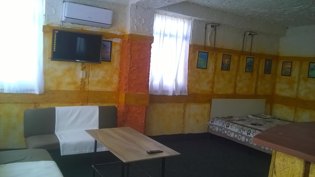 Guesthouse Star Georgia ティビリシ エクステリア 写真